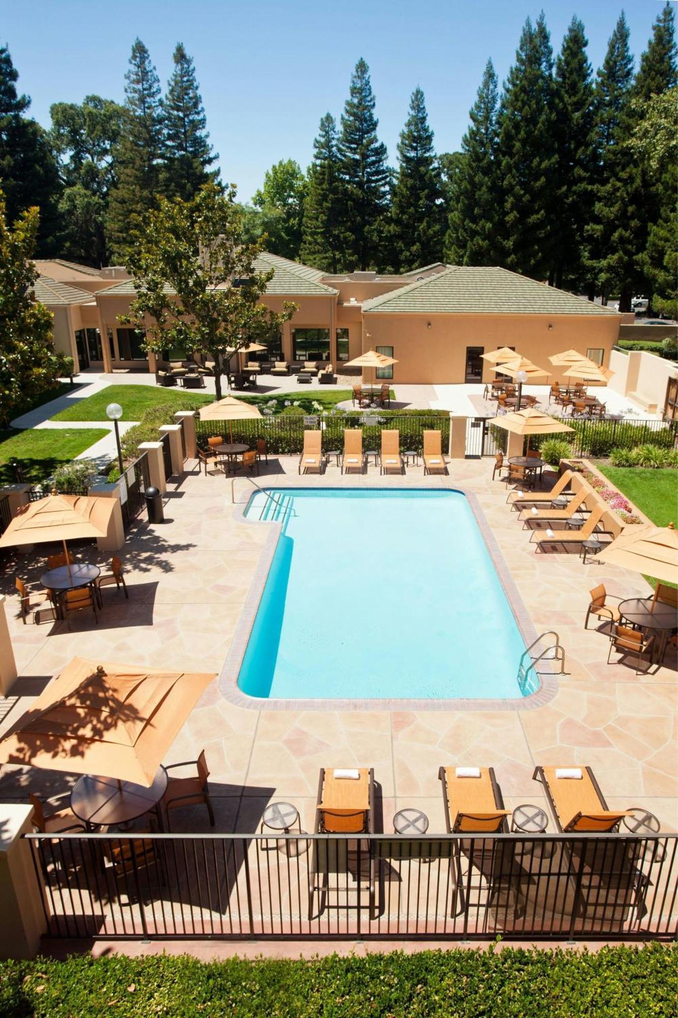 Courtyard Sacramento Airport Natomas Hotel Facilities photo